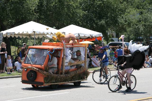 2006_ArtCar_3_Parade 371 